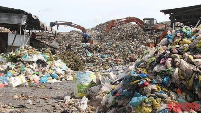 Bãi rác xử lý không đúng cách gây ô nhiễm môi trường
